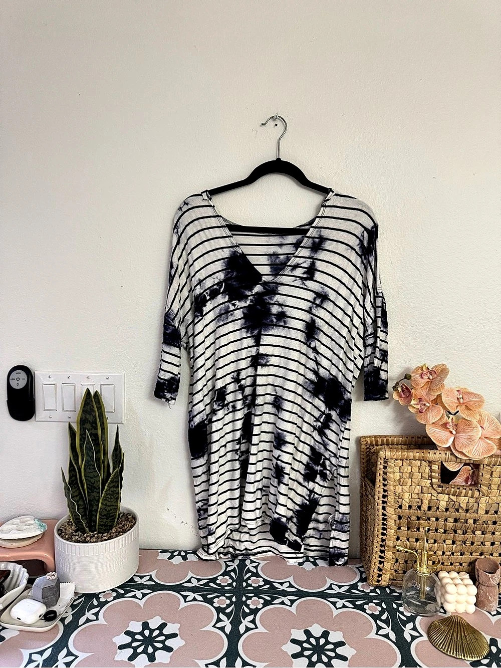 Striped tunic in White & Black Size Small